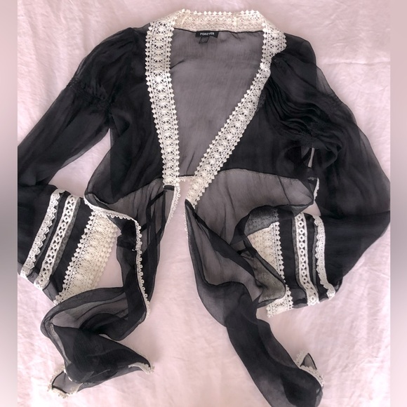 NWOT Forever 21 cropped sheer lace trimmed shrug - Picture 3 of 6
